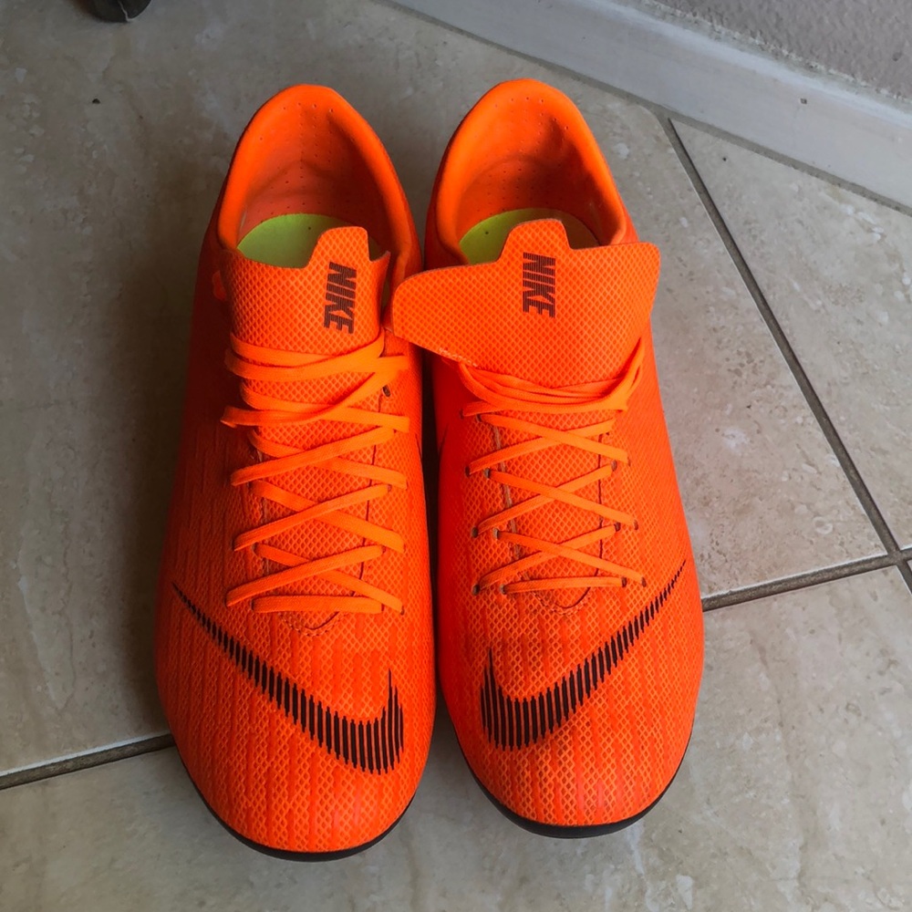 Nike mercurial soccer cleats size 9.5